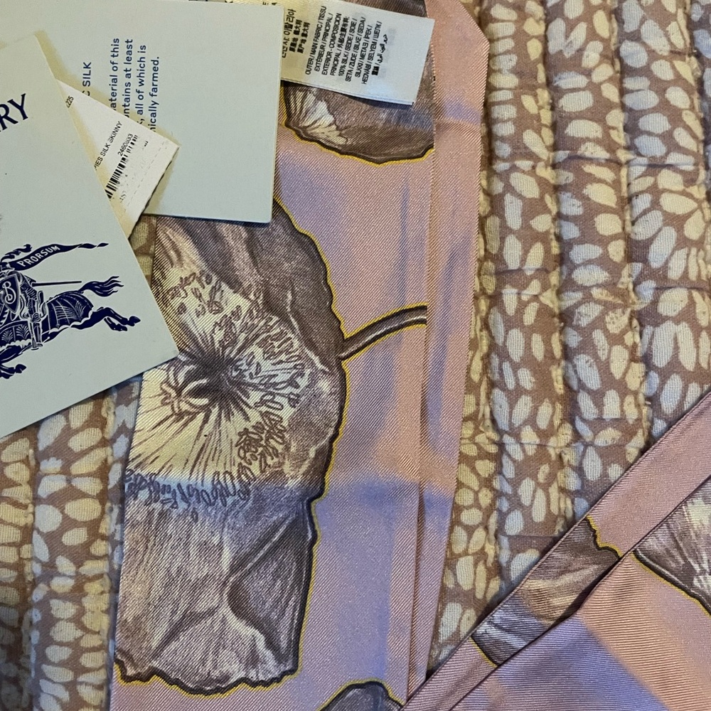 NWT Burberry Wilting Poppies Silk Skinny Scarf - Picture 7 of 10